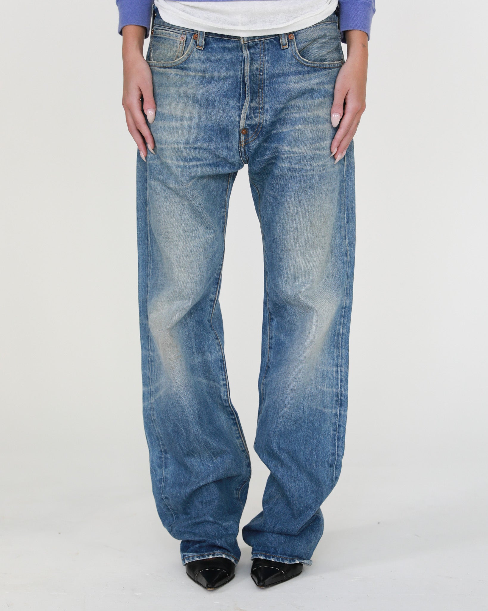 2005 Levi's Buckle Back Jeans